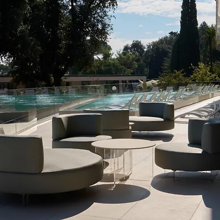 奥帕蒂亚维耶塔阿玛德里亚米勒尼酒店 酒店